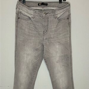 Levi’s Skinny jeans waist 31 inseam 32